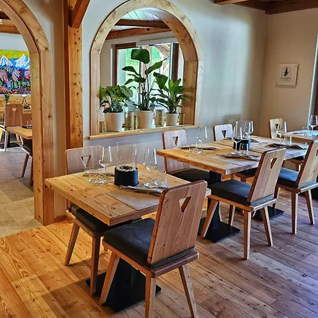 Hotel Laerchen 3*